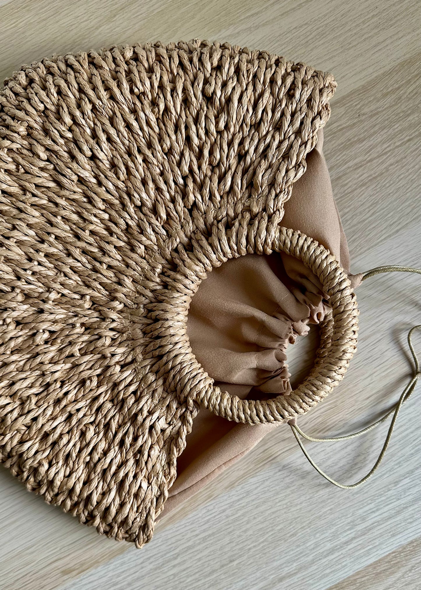 Sea of Pearls Beach Clutch